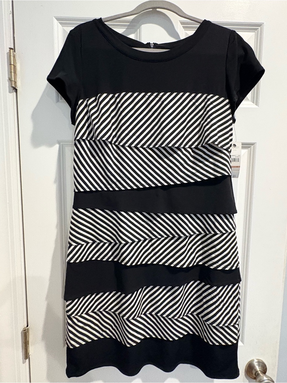 NWT Laundry by Shelli Segal Black & White Striped Tiered Dress– Size 12